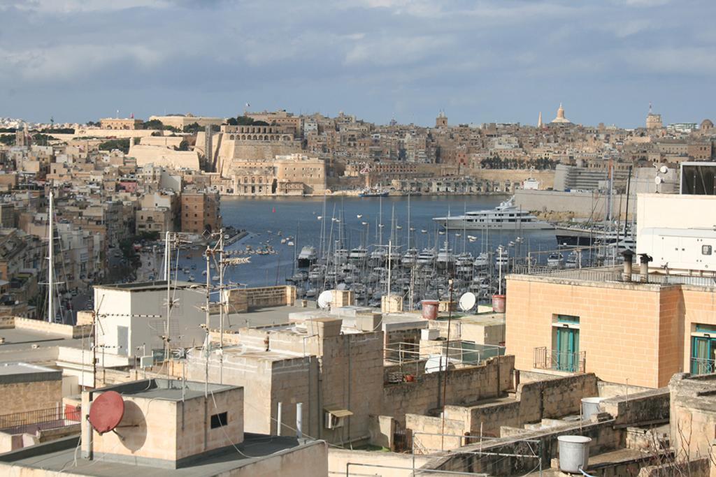 Julesy'S Bnb Cospicua Room photo