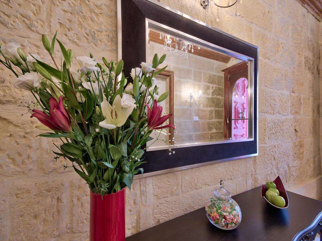 Julesy'S Bnb Cospicua Exterior photo