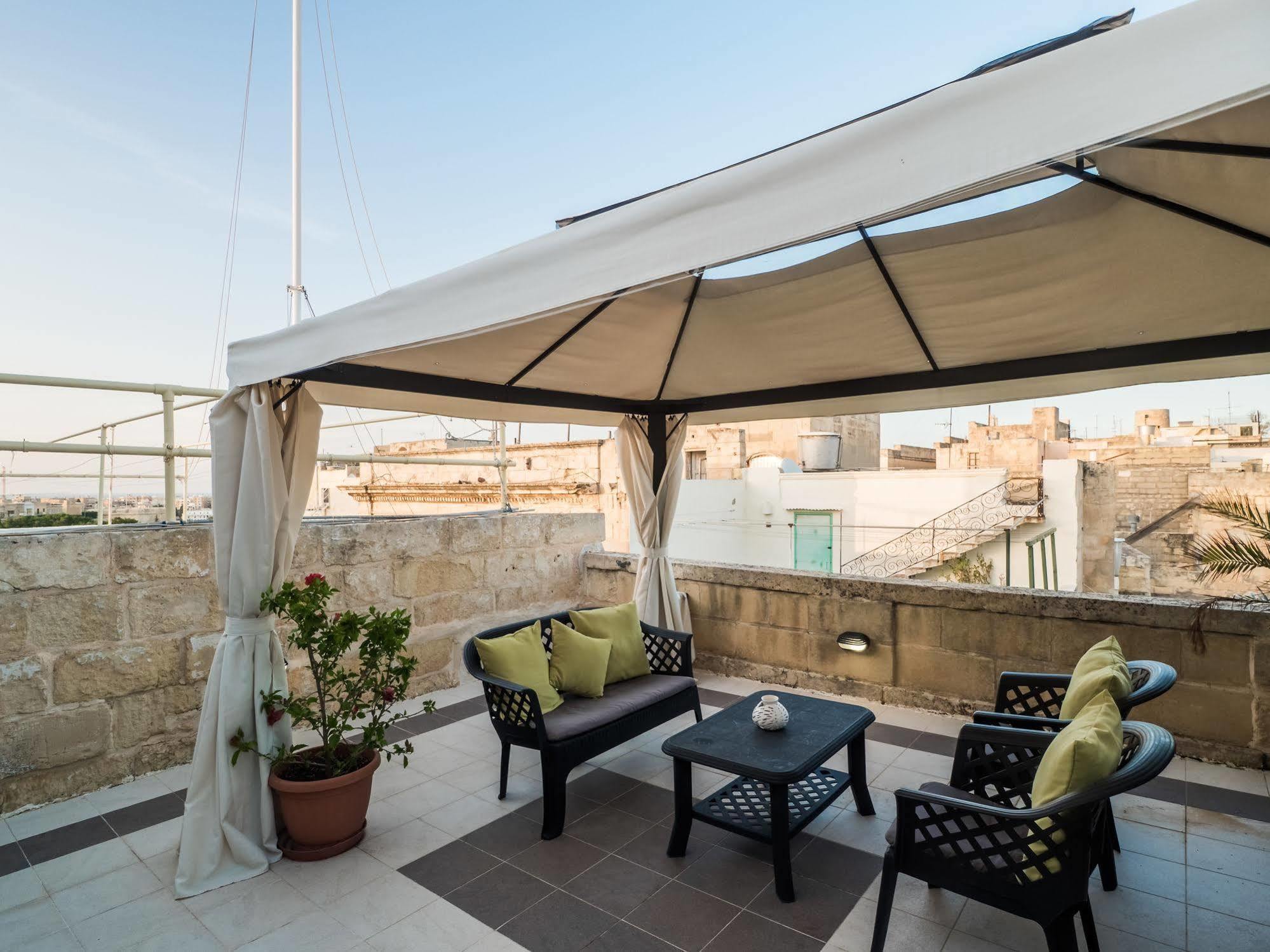 Julesy'S Bnb Cospicua Exterior photo