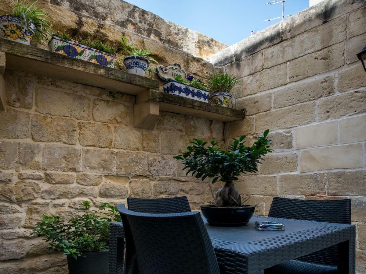 Julesy'S Bnb Cospicua Exterior photo